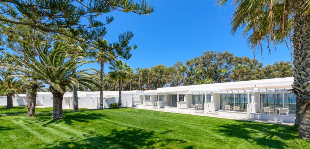 Beach-Suite-Outside-1-1024x495