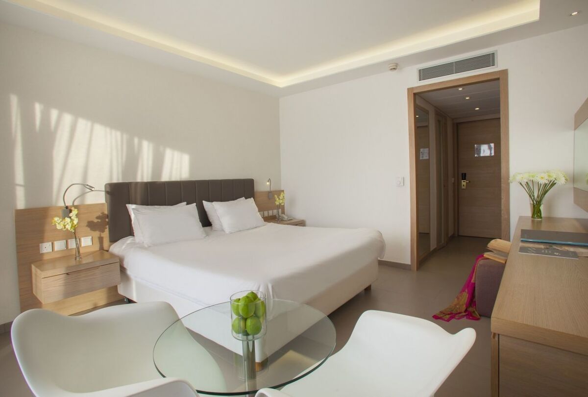 Lexy Apollonio and Ethan Poff's Wedding Website - The Knot, image size:1200x810