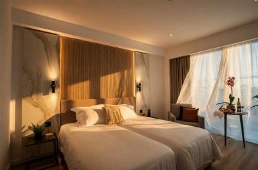 Cavo Maris Beach Hotel