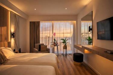 Cavo Maris Beach Hotel