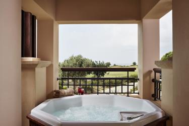 Family Suite, Jacuzzi, Golf & Sea View