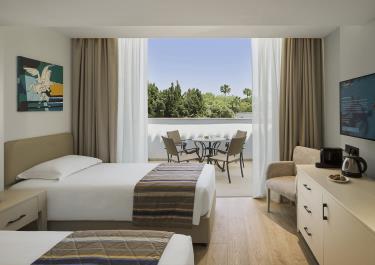 Rooms-Family-JSuite_Inland-View_1