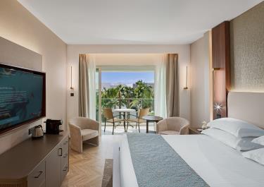 Deluxe-Superior_Side-Sea-View