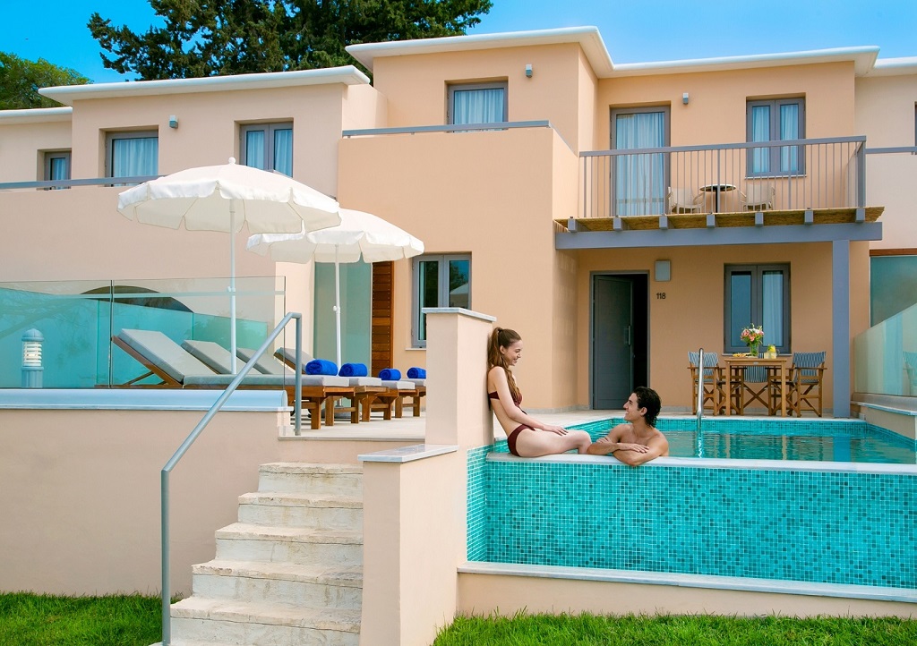 One Bedroom Suite with Private Pool (2)