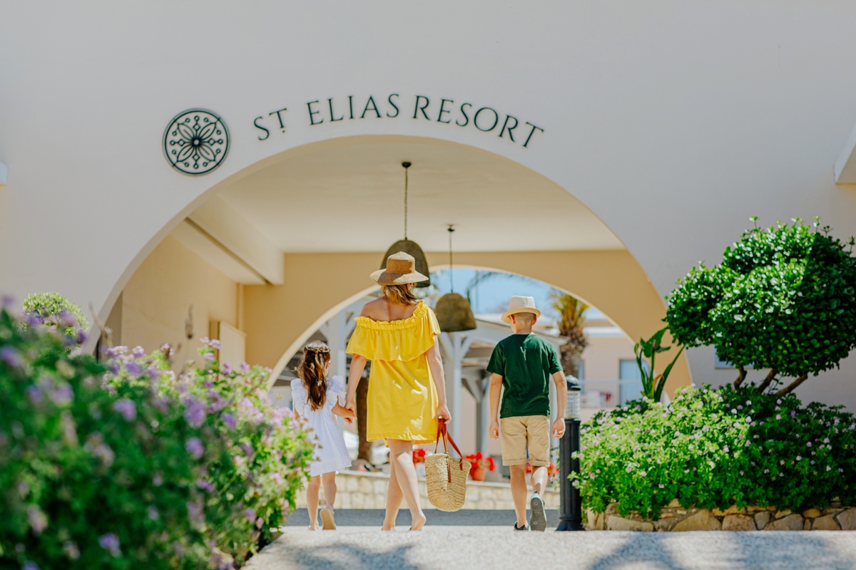 louisstelias-66_1654526604JPG