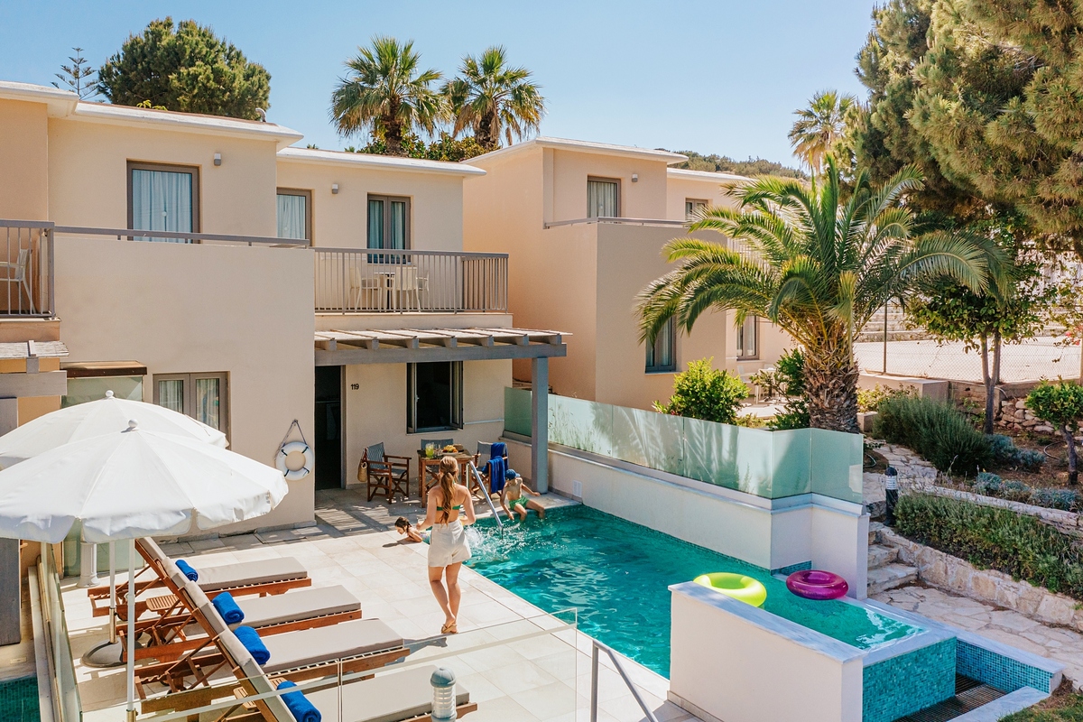 louisstelias-83_1654526824JPG