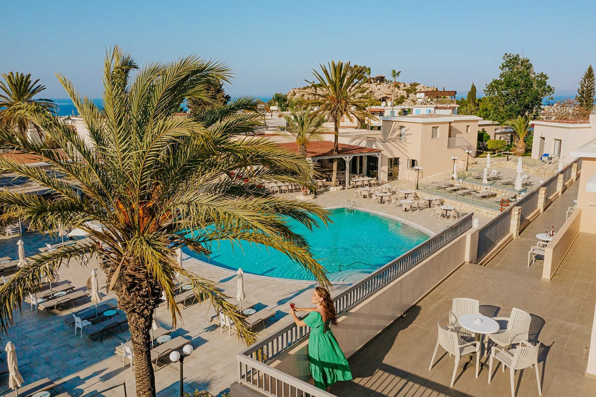 louisstelias-90_1654526634JPG