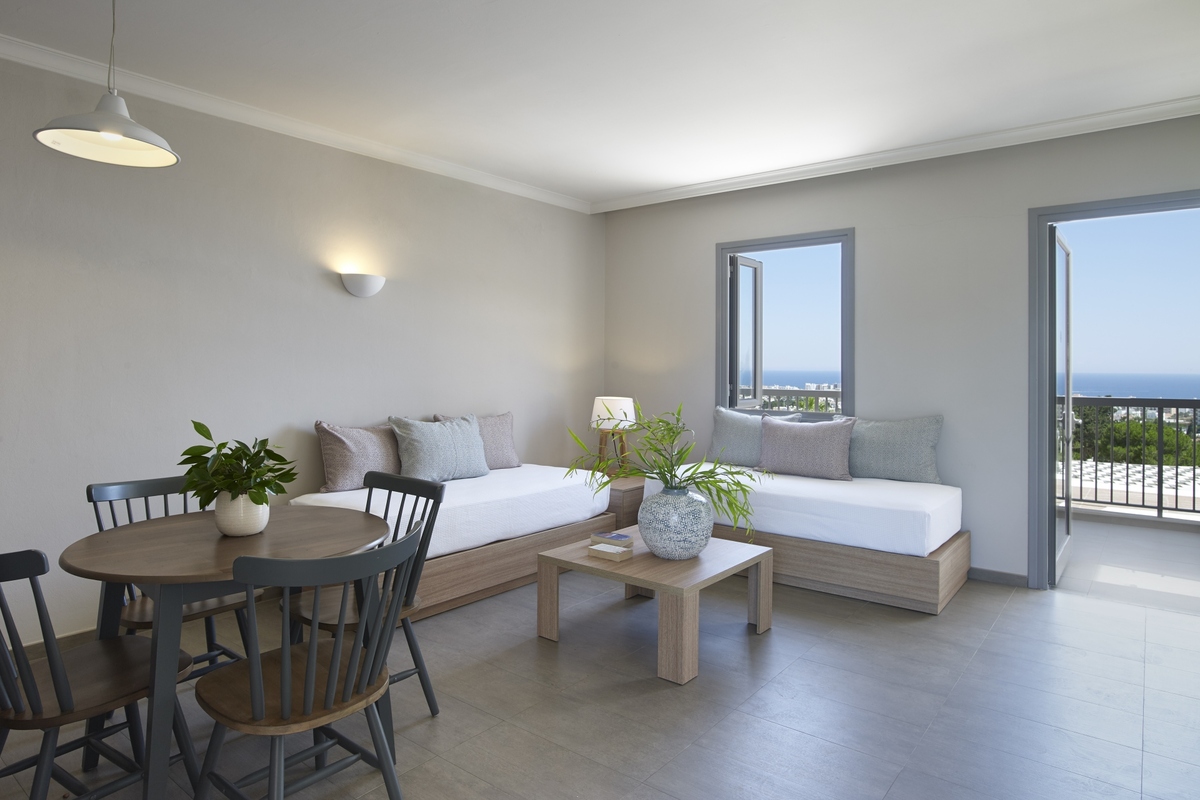 st-elias-two-bedroom-suite-1_1532959619