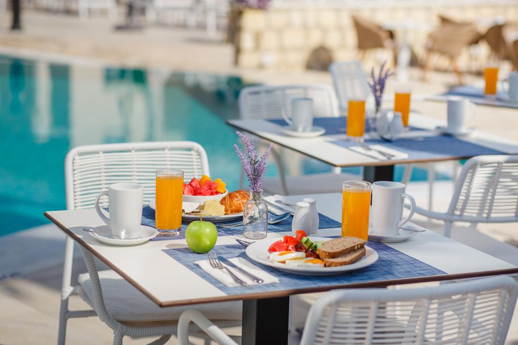 Swimming Pool Area (5)