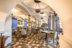 155-R-restaurant_114880121