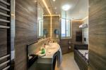 239-BD-bathroom-example-triple-room-sea-view-cape-