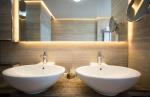 240-BD-bathroom-example-triple-room-sea-view-cape-