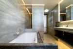 241-BD-bathroom-example-triple-room-sea-view-cape-