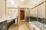254-BD-bathroom-example-triple-room-executive-pano