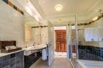 268-BD-bathroom-example-triple-room-executive-pano