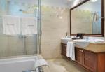 321-BD-bathroom-example-triple-room-executive-sea-