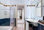 404-BD-bathroom-example-double-room-pool-view-juni