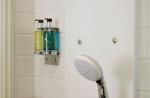417-BD-bathroom-example-double-room-sea-view-junio