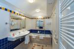 418-BD-bathroom-example-double-room-sea-view-junio