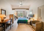 426-W-room-example-double-room-pool-view-junior-su