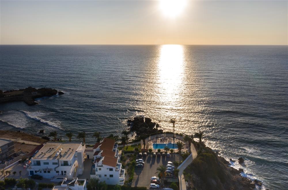 Vrachia Beach Hotel & Suites - Adults Only