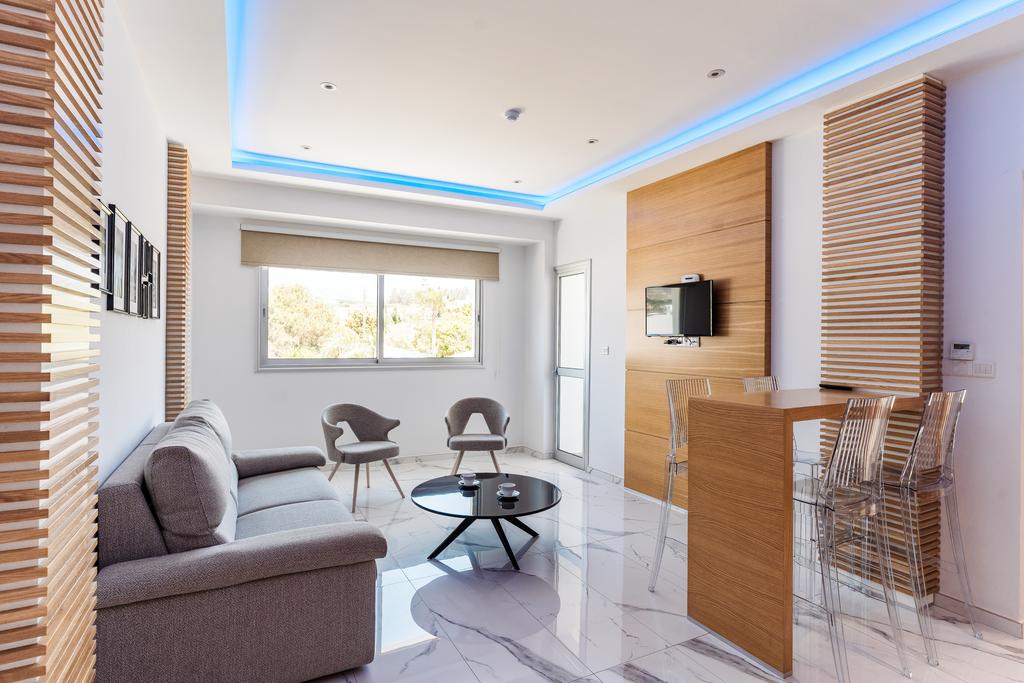 Executive One-Bedroom Suite Mountain View - Adults