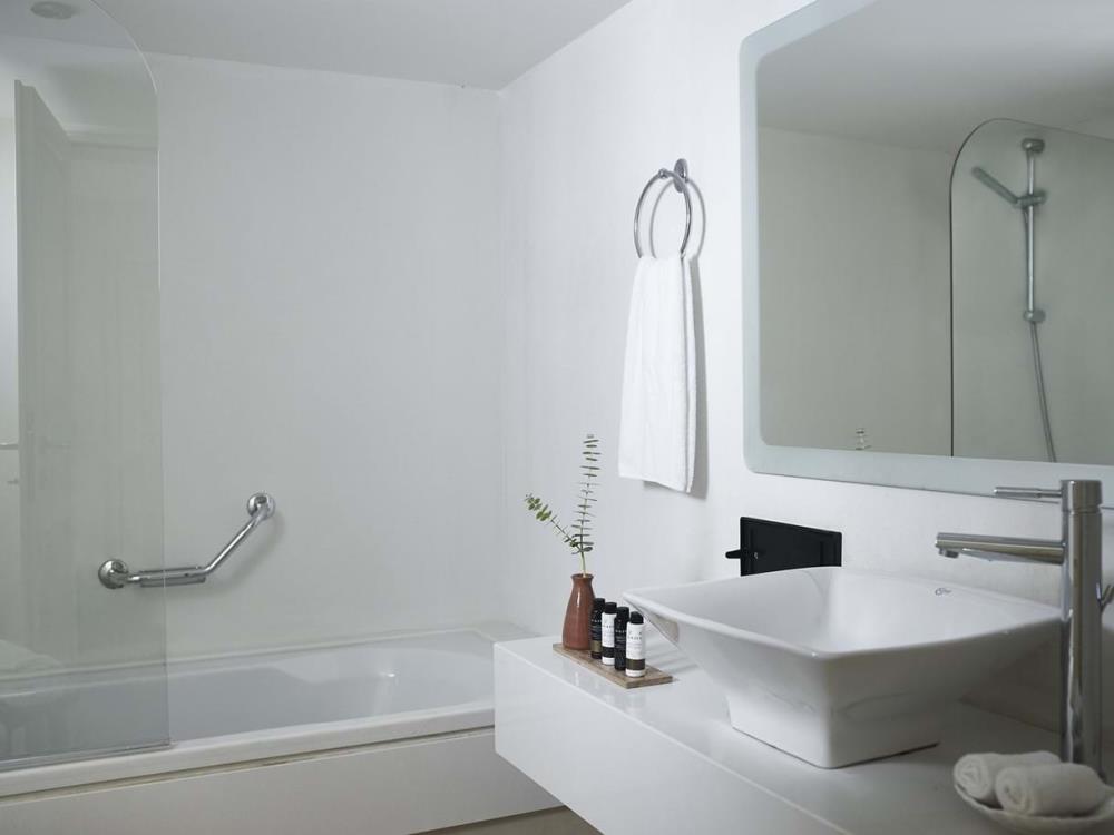 deluxe_bungalow_waterfront5