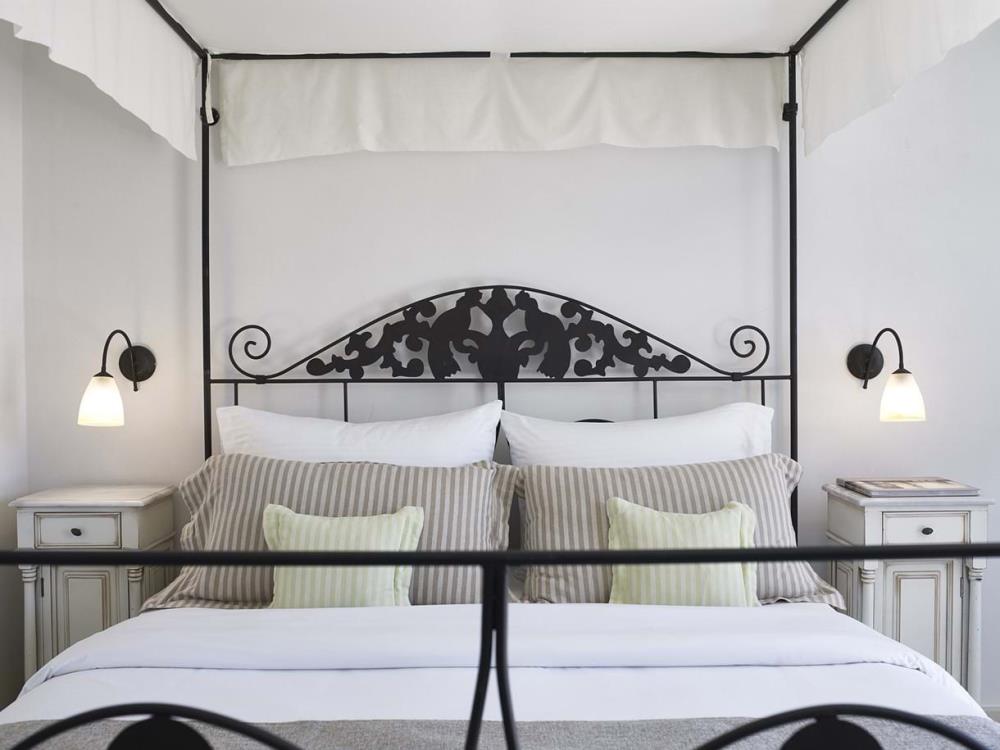 deluxe-sea-view-room-6