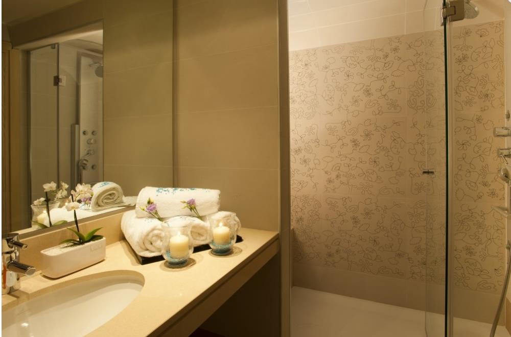 Junior suite With Pool Bathroom