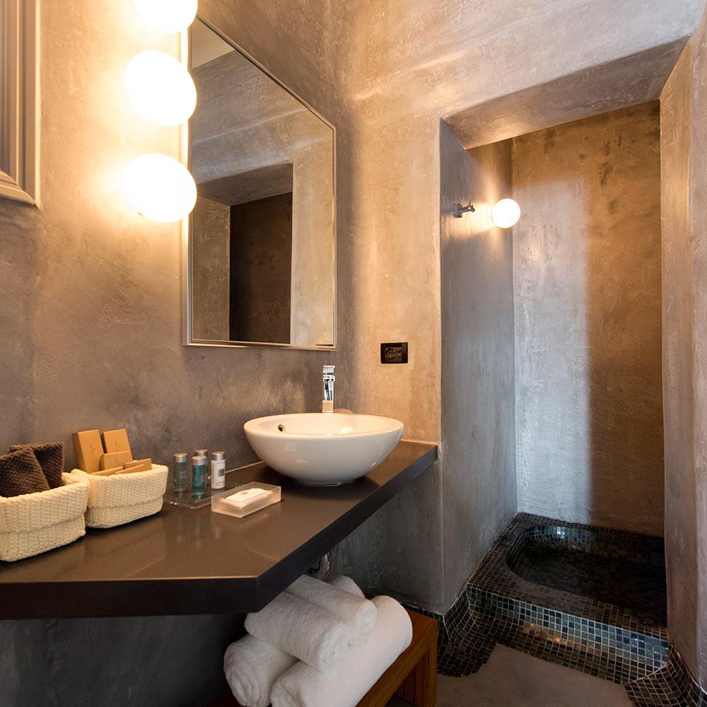 bathroom superior room