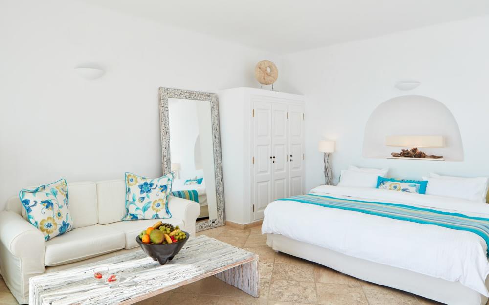 Honeymoon-Suite-Sea-View-New-Slide3