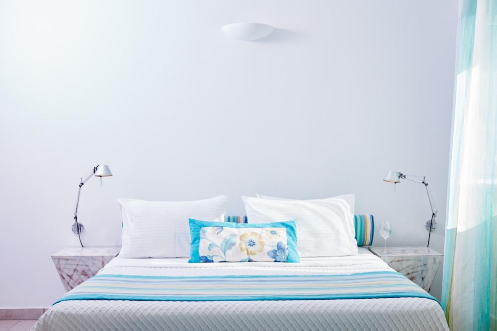 Junior-Suite-Sea-View-Gal1