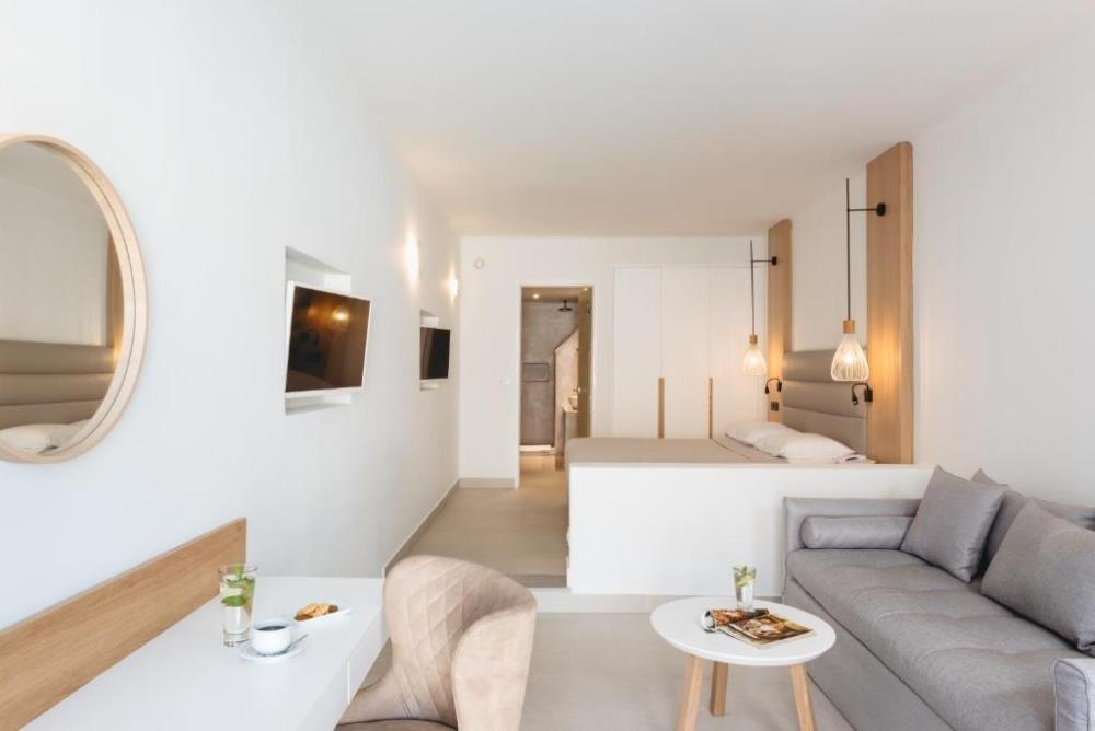 Suite with Private Pool