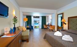 Junior Suite Pool Access