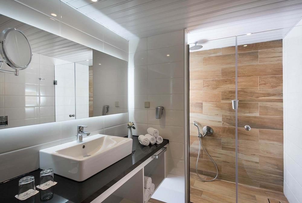 bathroom - sunset room