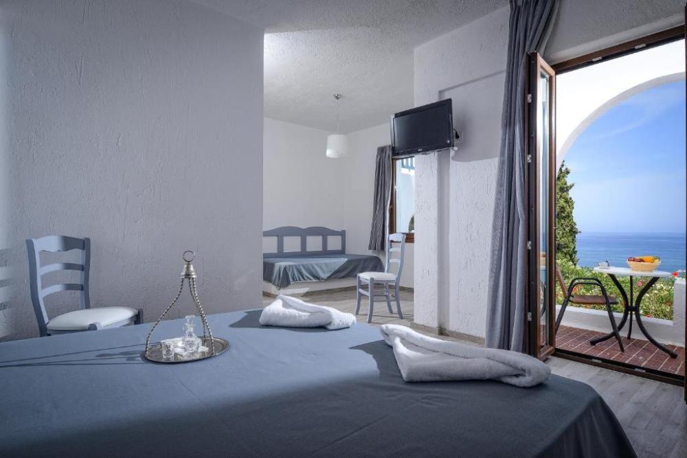Standard Double or Twin Room with Sea View2