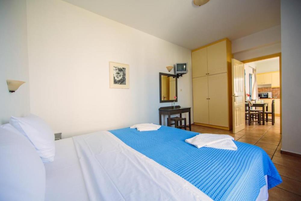 Family One-Bedroom Apartment2