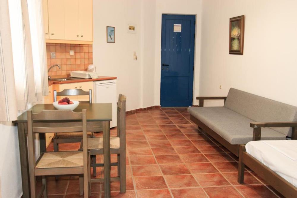 Family One-Bedroom Apartment3