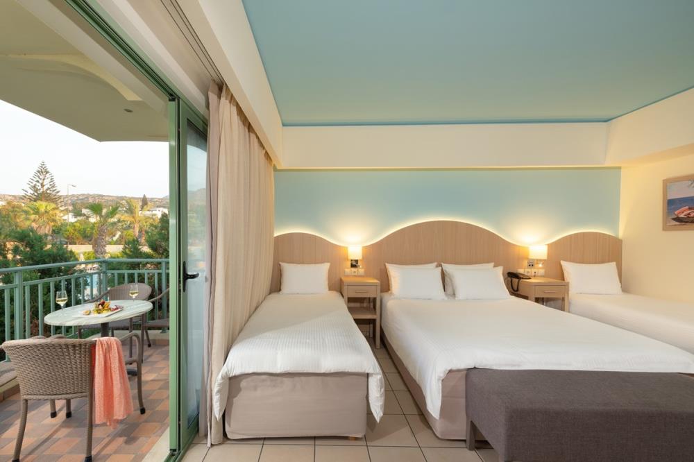 star-beach-village-standard-family-β-room-3