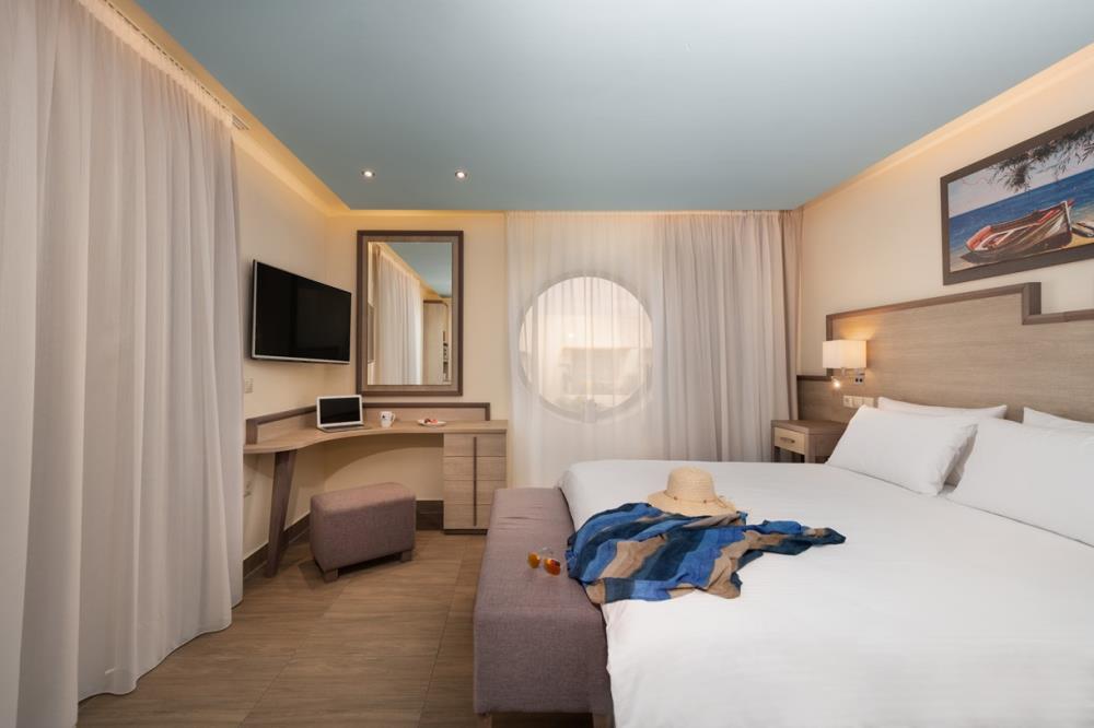 star-beach-village-standard-family-a-room-1