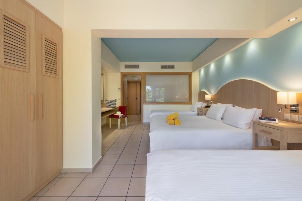 star-beach-village-standard-family-c-room-1