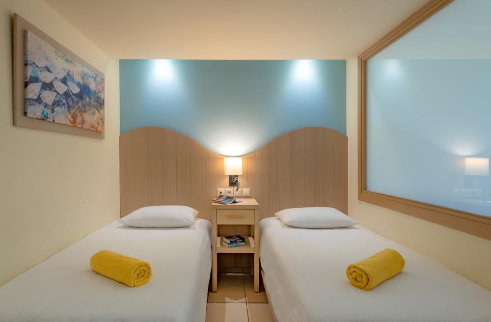 star-beach-village-standard-family-c-room-4