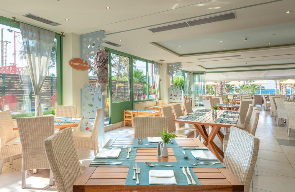 star-beach-village-restaurant-10