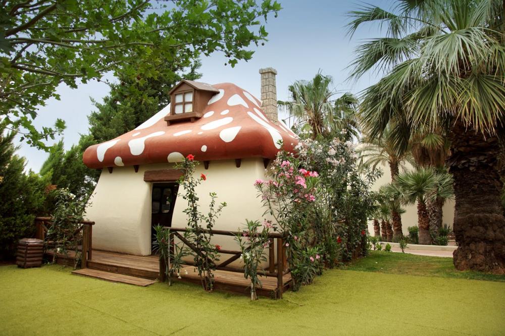 star_beach_village_playground2