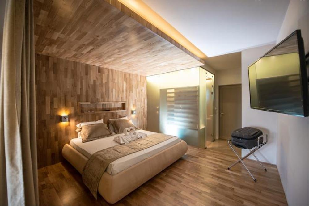 MRS_0176_442_Gallery