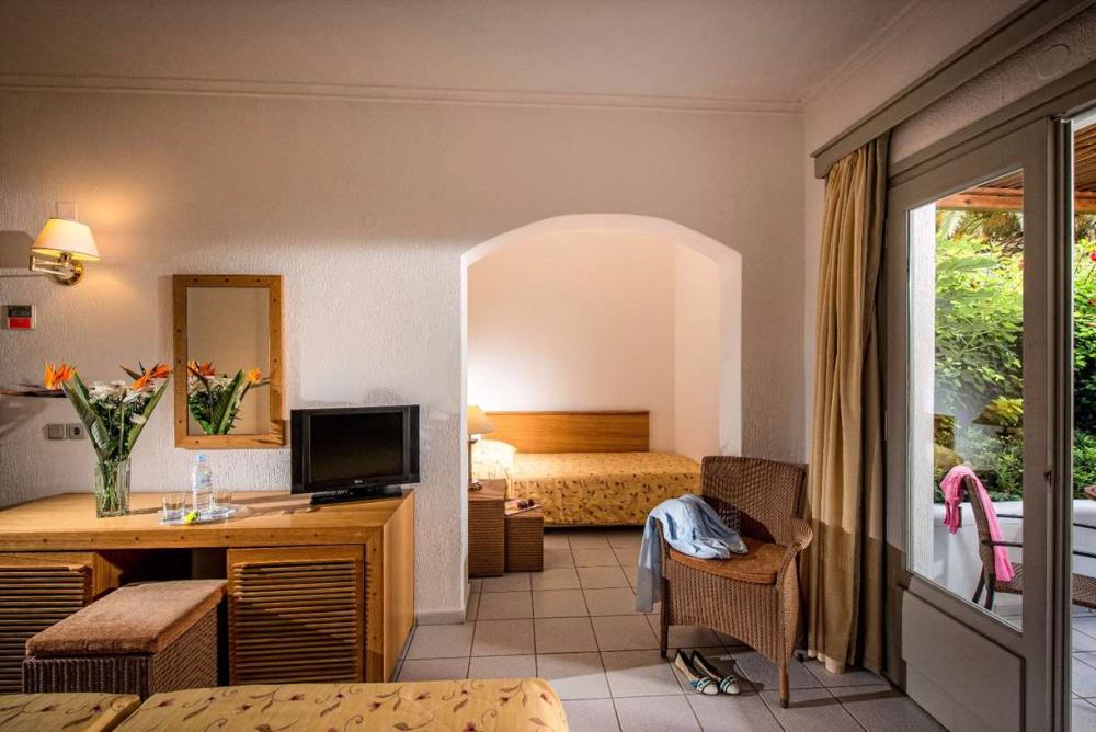 annabelle_family_room-Triple Superior Bungalow