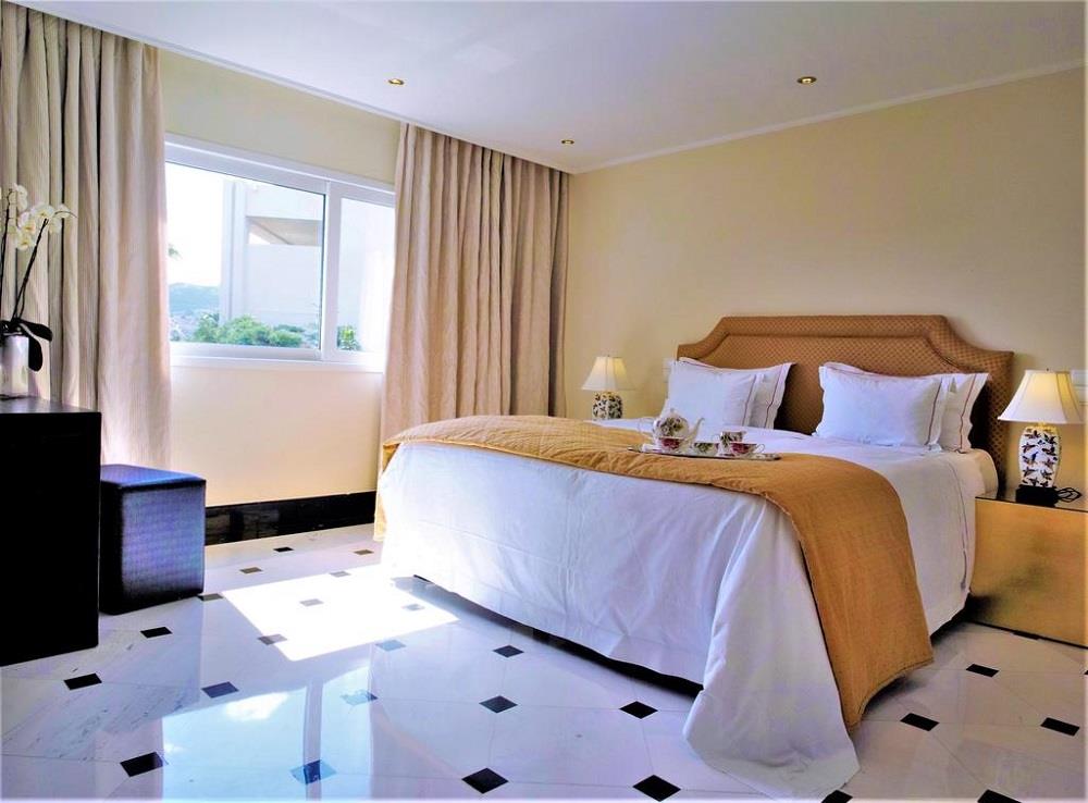 Luxury 2 Bedroom Ambassador Suite