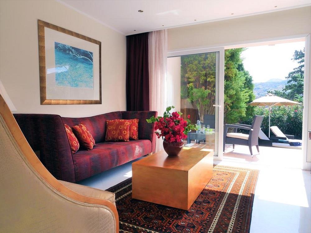 Luxury 2 Bedroom Villa with 2 Lounges & Private Pool