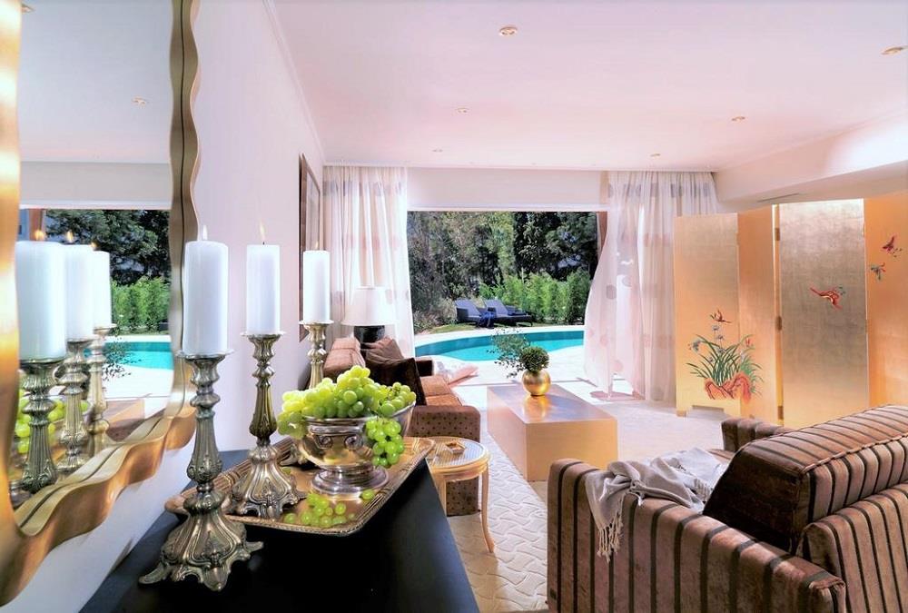 Luxury 2 Bedroom Villa with 2 Lounges & Private Pool