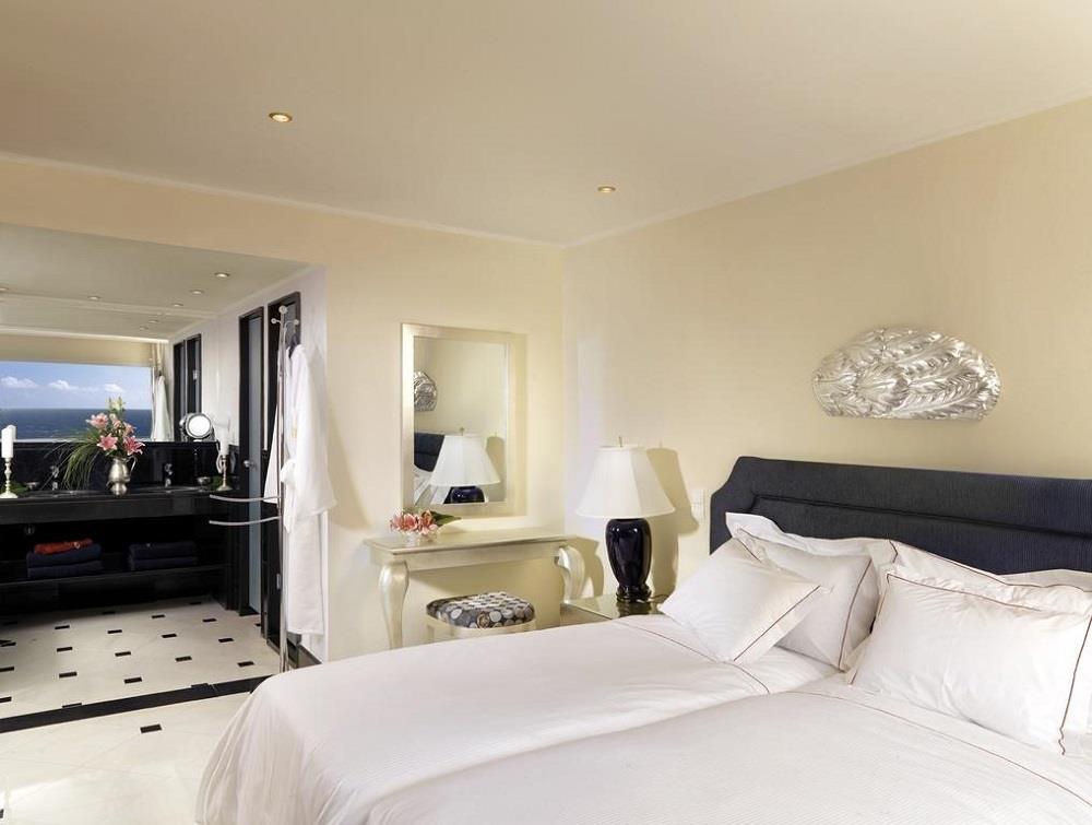 Luxury 2 Bedroom Villa with 2 Lounges & Private Pool